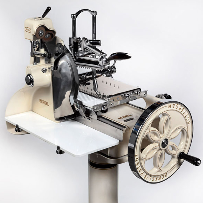 The flywheel: the “motor” of berkel original manual meat slicers