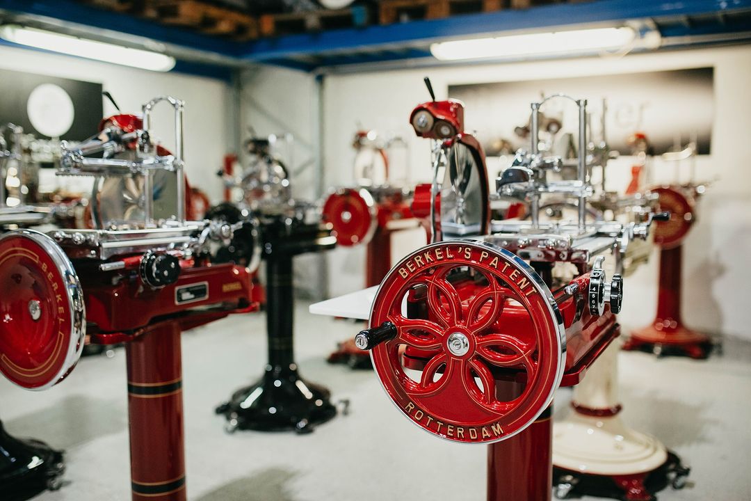 Italienische Charcuterie und die Verbindung mit Original Restauriert Berkel-Schneidemaschinen